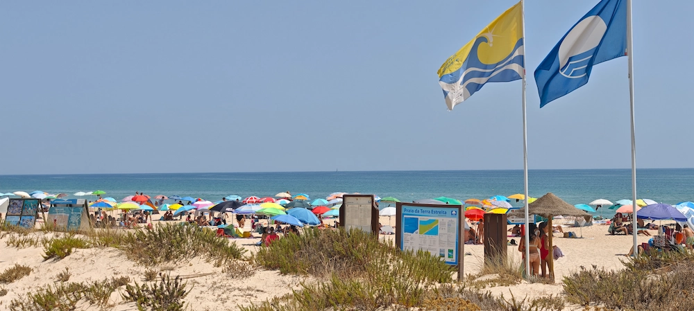 Praia terra estreita